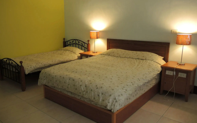 Lan Bai Tou - Train Station B&B