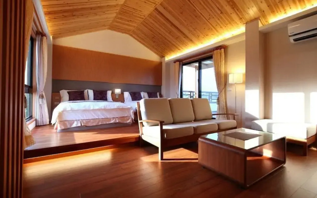 Golden Paddy Hostel