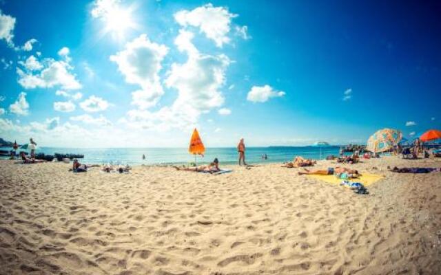 Premier Fort Cuisine - Full Board