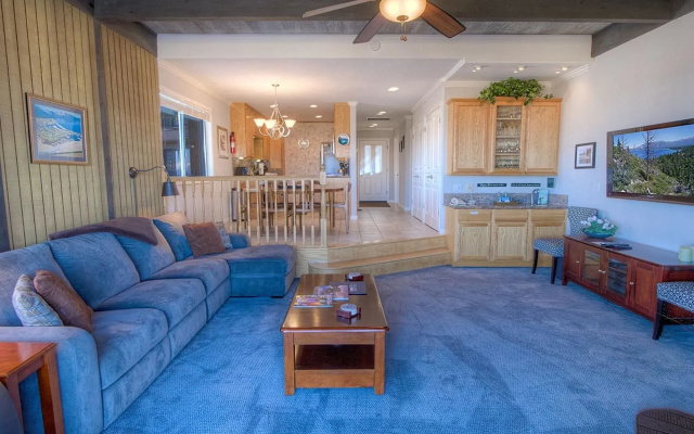 Wonderful Tahoe Keys Lakefront Home by RedAwning