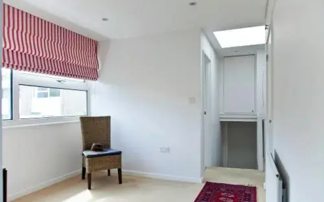 3 Bed House - Putney