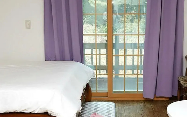 Baeksajang Hill House Pension
