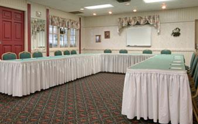 Days Inn Hotel & Conference Center - Meadville