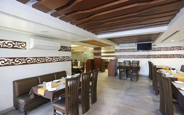 FabExpress Mezbaan Regency by OYO Rooms