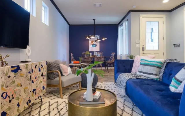 Spacious 3 BR Near Downtown by Domio