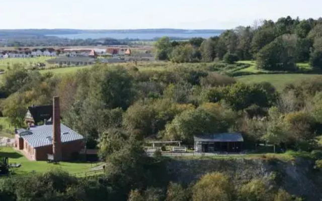 Rondell an Der Jasmund-Therme Neddesitz