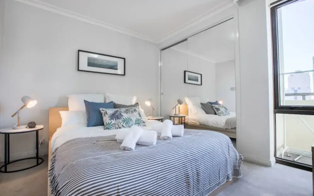 Russell St. Hotel Apartment