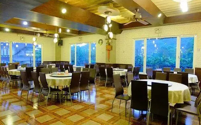 Poultry and Holiday Inn