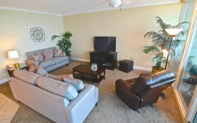 Sanibel 702