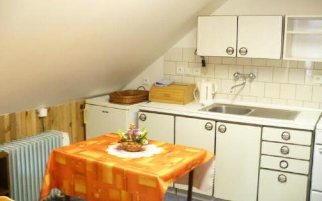 Chaloupka v Českém Ráji