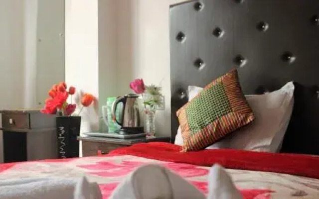 Zero To One Stay Silk Route Residency