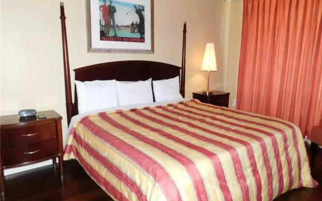 Yacht Club Villas Unit 703 - 3 Br Condo