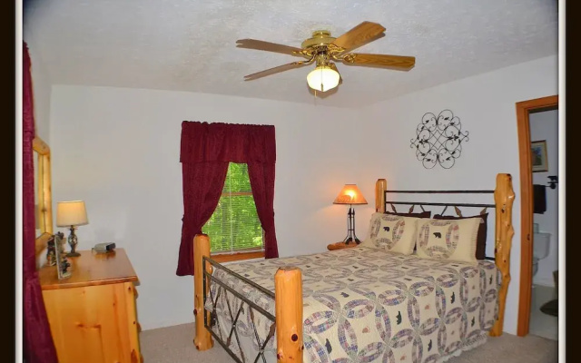 Heaven's Cove - 2 Br cabin by RedAwning