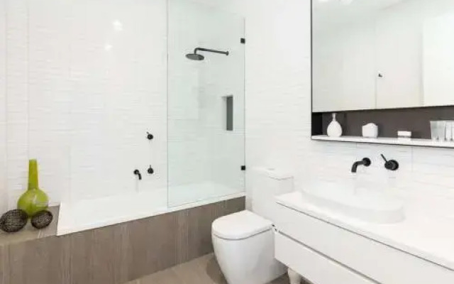 Class, Style and Location in Carlton