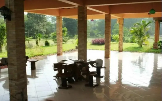 Baan Chom Duan Ruen Chom Dao