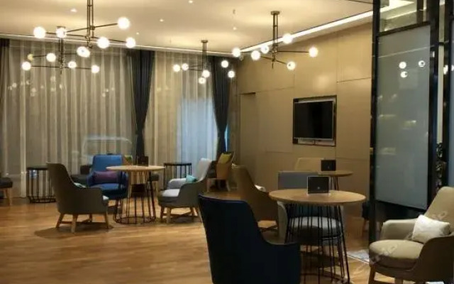 Pinghu Hotel Yichang