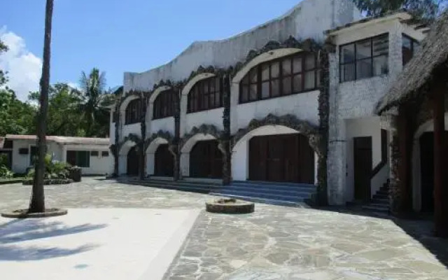 Tides Inn