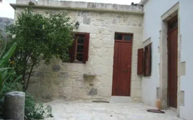 Patriko Traditional Stone Houses