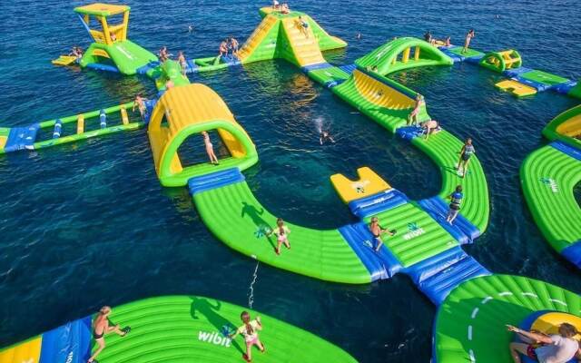 2035-1 Ellington, Downstairs