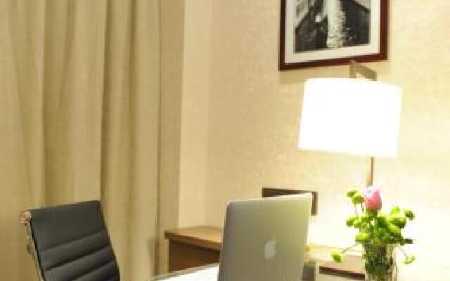 Yitel Hotel National Convention Center