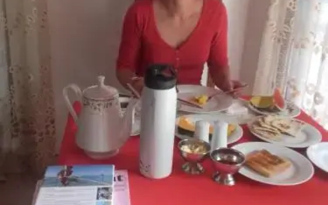 Kavee Guest