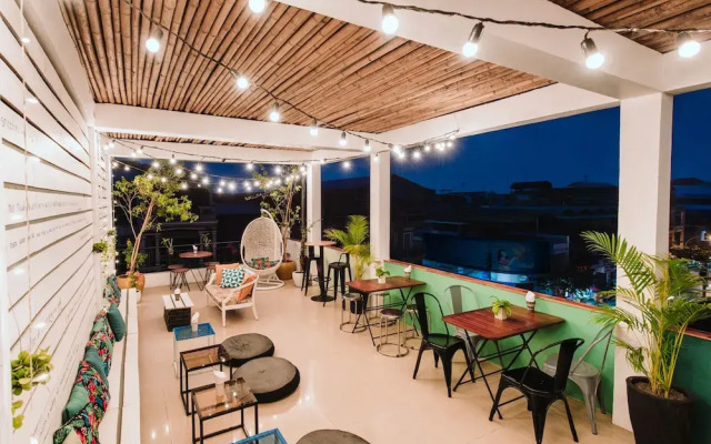 The Place Hostel & Rooftop Bar