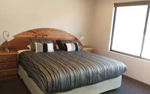 Redgate Forest Retreat