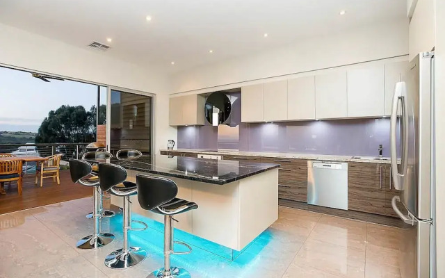 Coral Sands Luxury Beach House