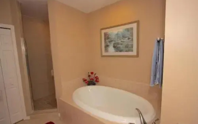 200 Harborview Grande