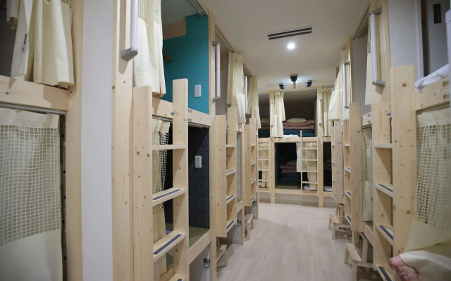 Hostel Wasabi Osaka Bed and Library