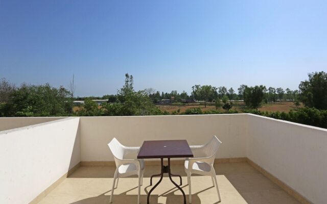 Capital O 13727 Hotel Aarogyam Suites