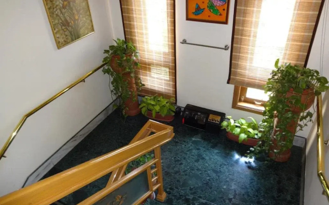 Hotel Shreemaya Residency