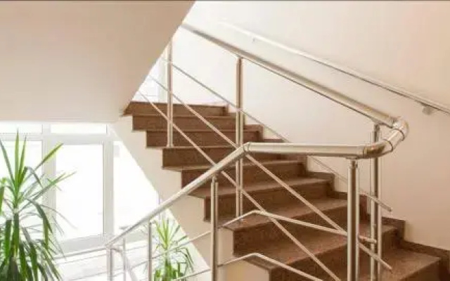 Stylish Suite Near Center