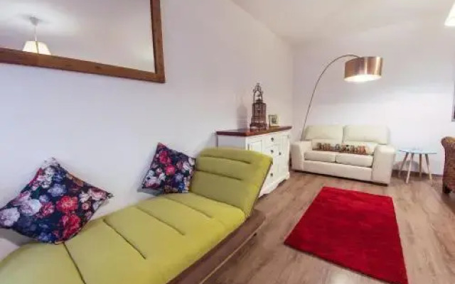 Beautiful Old Town Apartment