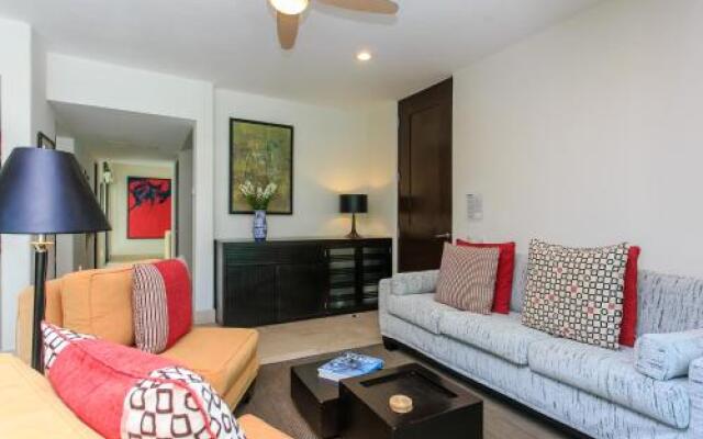 Via 38 Penthouse Laguna by Moskito