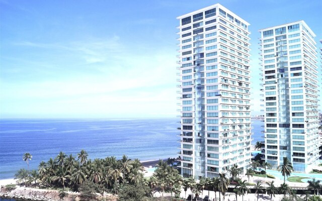 Beachfront Condo at Grand Venetian