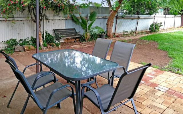 5 Bed House Close to Dubbo Zoo