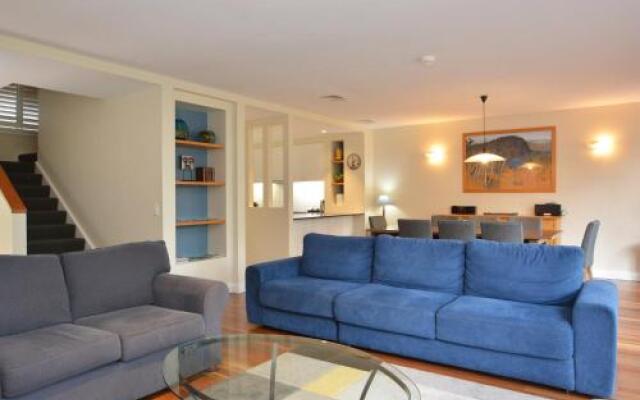 Villa 3br De Saran Resort Condo located within Cypress Lakes Resort (nothing is more central)