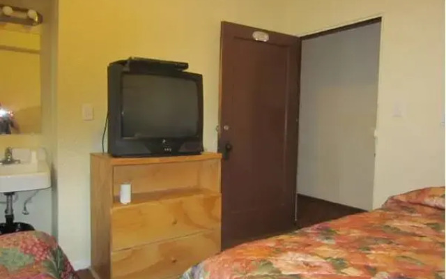 Traveler's Hotel