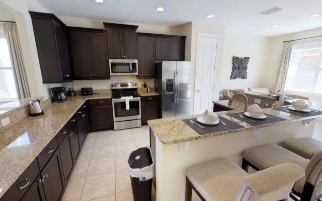 ACO PREMIUM - 6Bd pool and spa (1734)