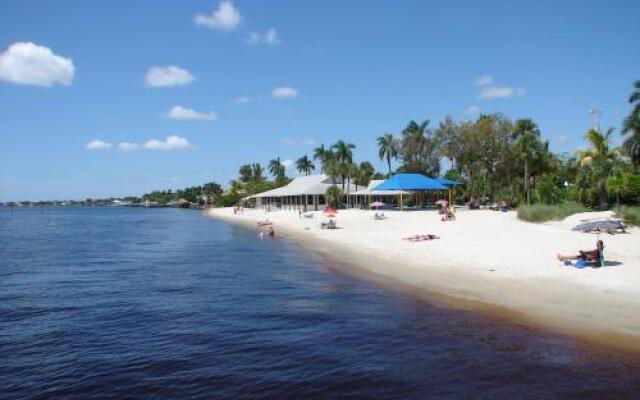 Waterfront Villa Id5218