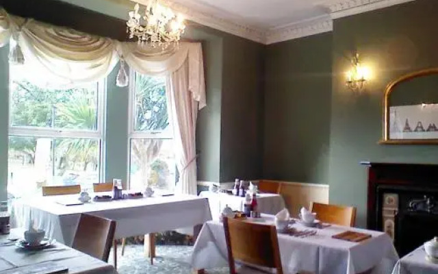 Mountbatten Hotel