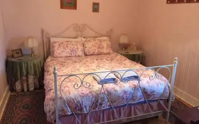 Lavender Cottage B&B