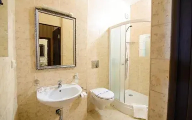 Irena Hotel