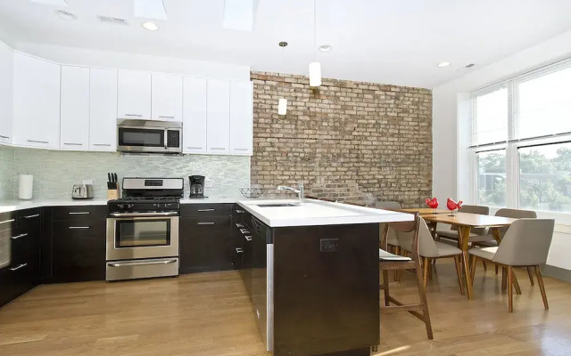 Stunning 2BR in Wrigleyville by Sonder