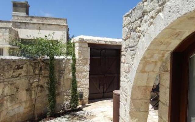 Michalis Anoyia Traditional Stonehouse