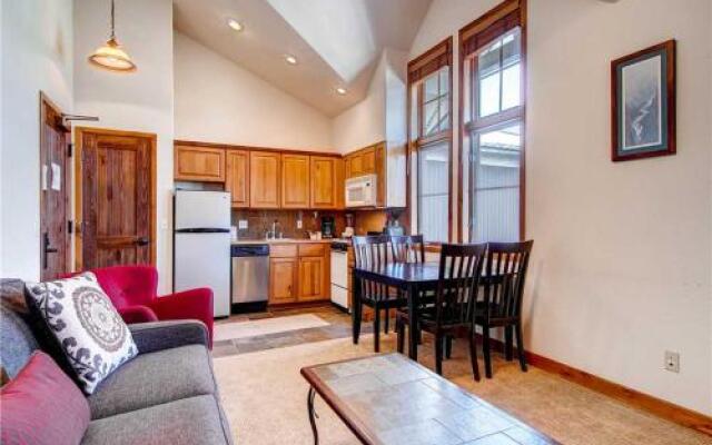 Tyra Riverbend #117 (Ski-in, Ski-out Condo)