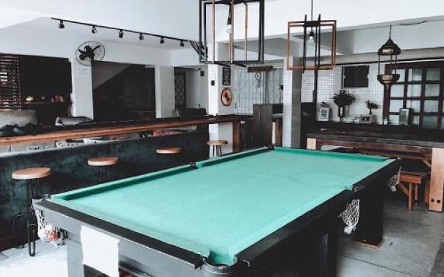 Hostel 325