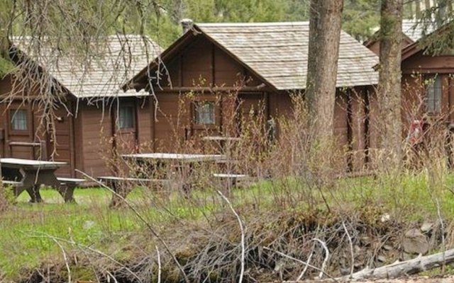 Roosevelt Lodge & Cabins