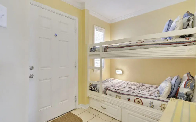 Seascape 2212 2 Bedroom Condo by RedAwning
